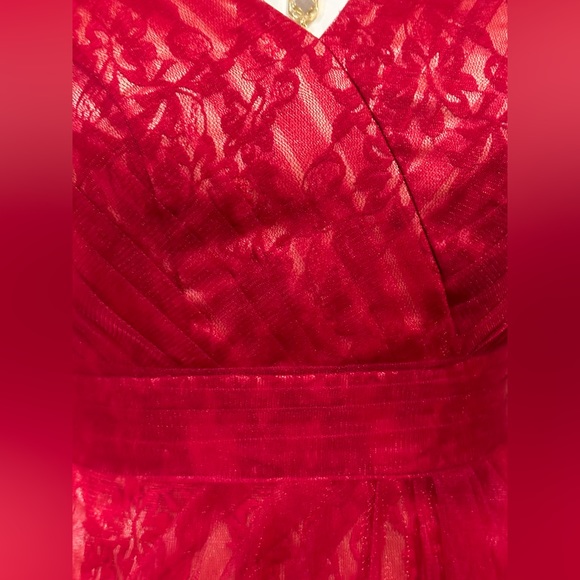 JJ’s House Burgundy NWT Sheath/Column Tea-Length Tulle Cocktail Dress Ruffle Sz4 - Picture 3 of 16